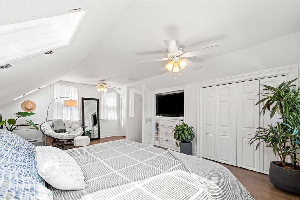 211 Endicott Ave