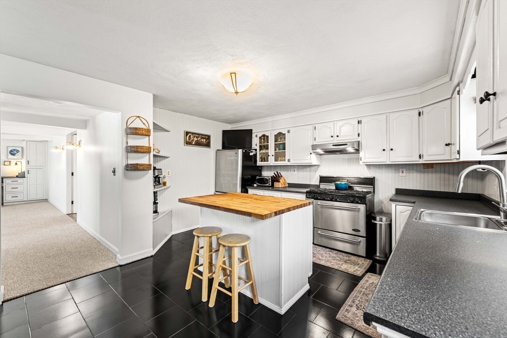 211 Endicott Ave