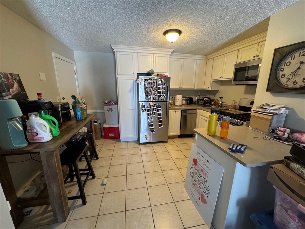 82 Boylston Ln # 18
