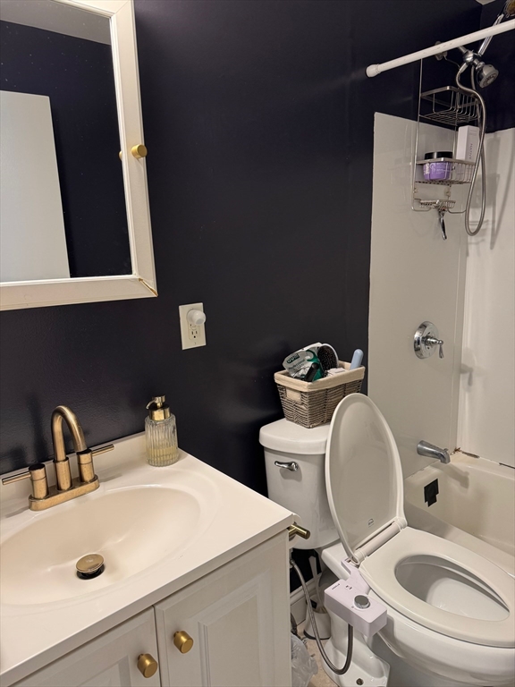 82 Boylston Ln # 18