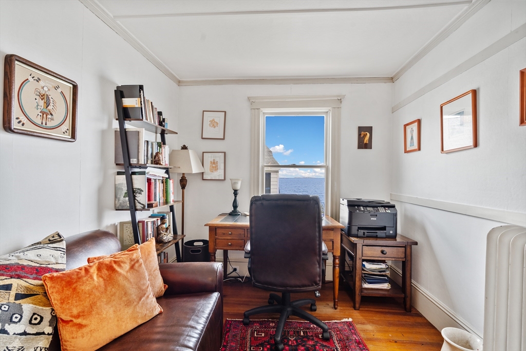 92 Bay View Ave