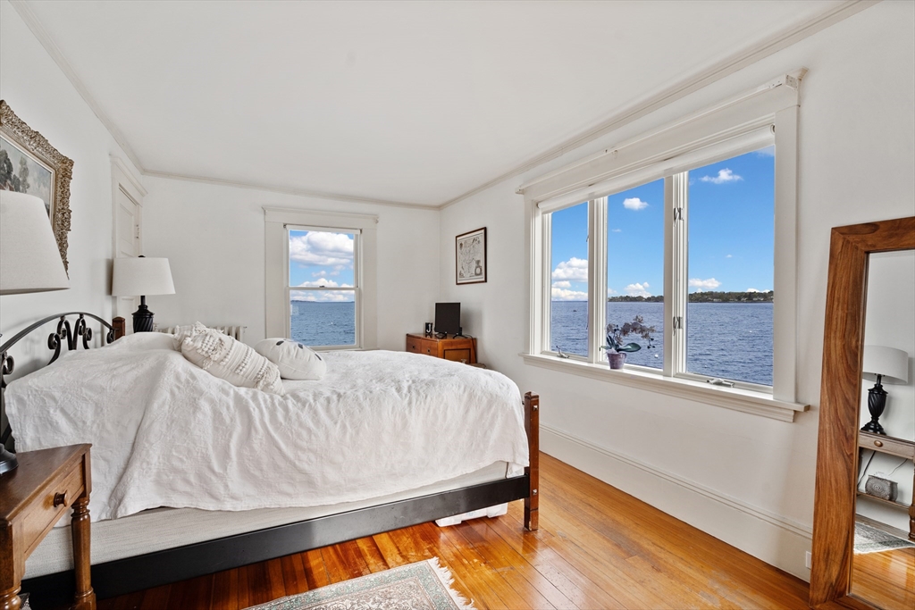 92 Bay View Ave