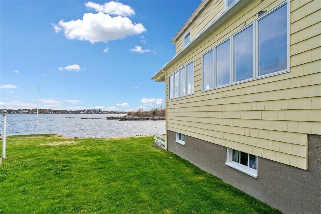 92 Bay View Ave