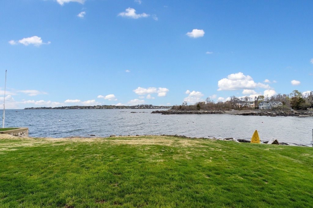 92 Bay View Ave