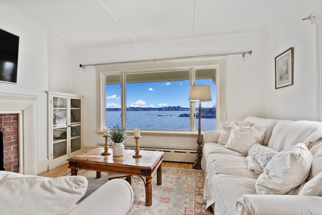 92 Bay View Ave