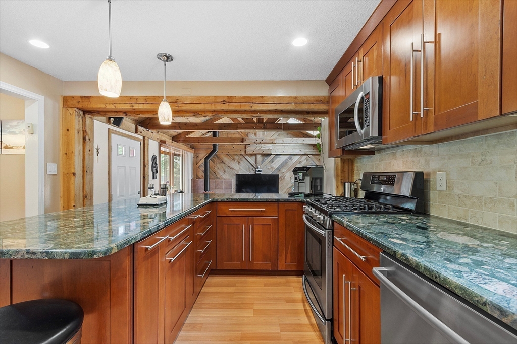 81 Baldwin Rd