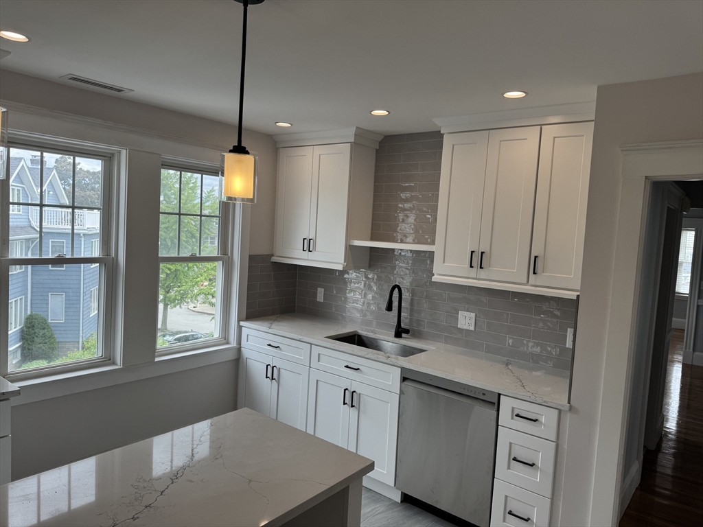 61 Templeton Pkwy # 61