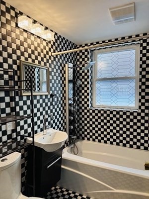 125 Essex St # 2