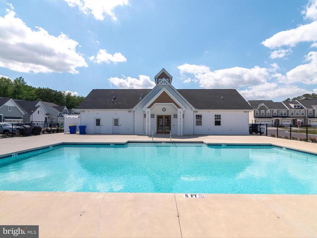 21048 STILLWATER DRIVE SF8