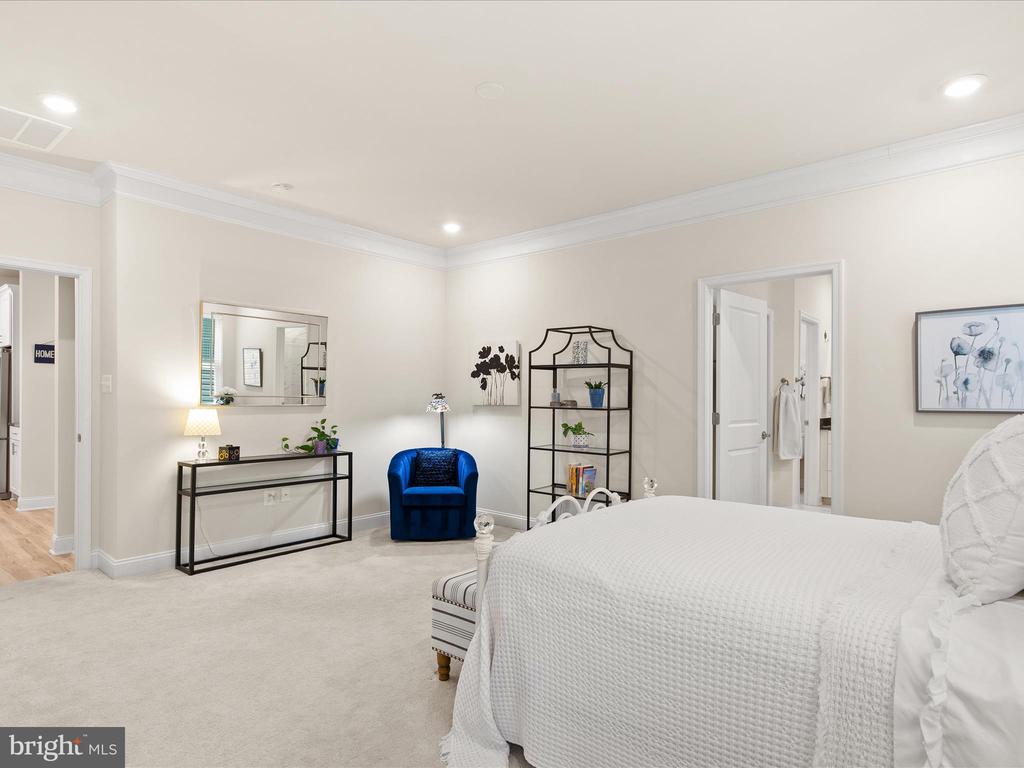 21048 STILLWATER DRIVE SF8