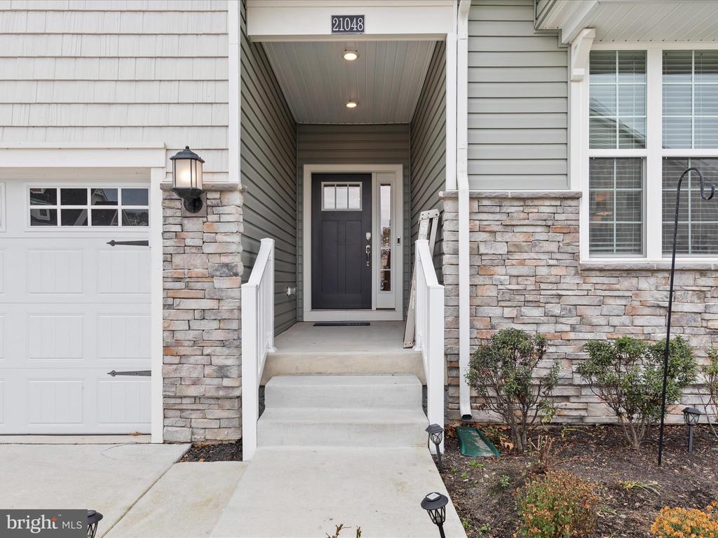21048 STILLWATER DRIVE SF8