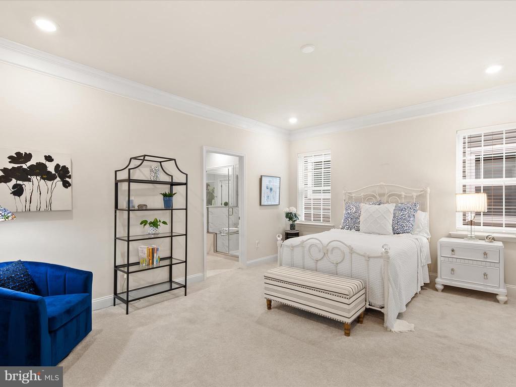 21048 STILLWATER DRIVE SF8