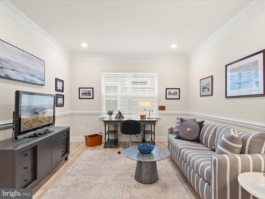 21048 STILLWATER DRIVE SF8