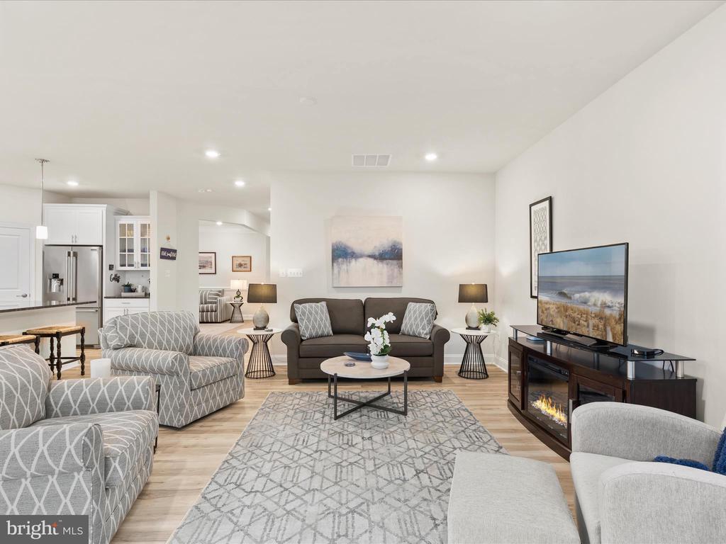 21048 STILLWATER DRIVE SF8