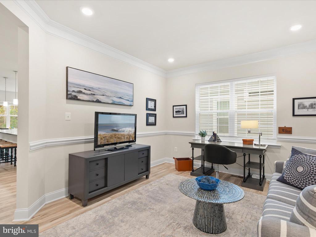21048 STILLWATER DRIVE SF8