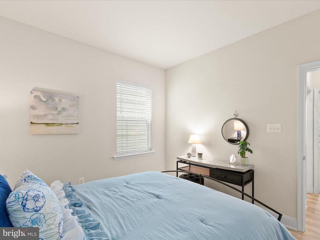 21048 STILLWATER DRIVE SF8