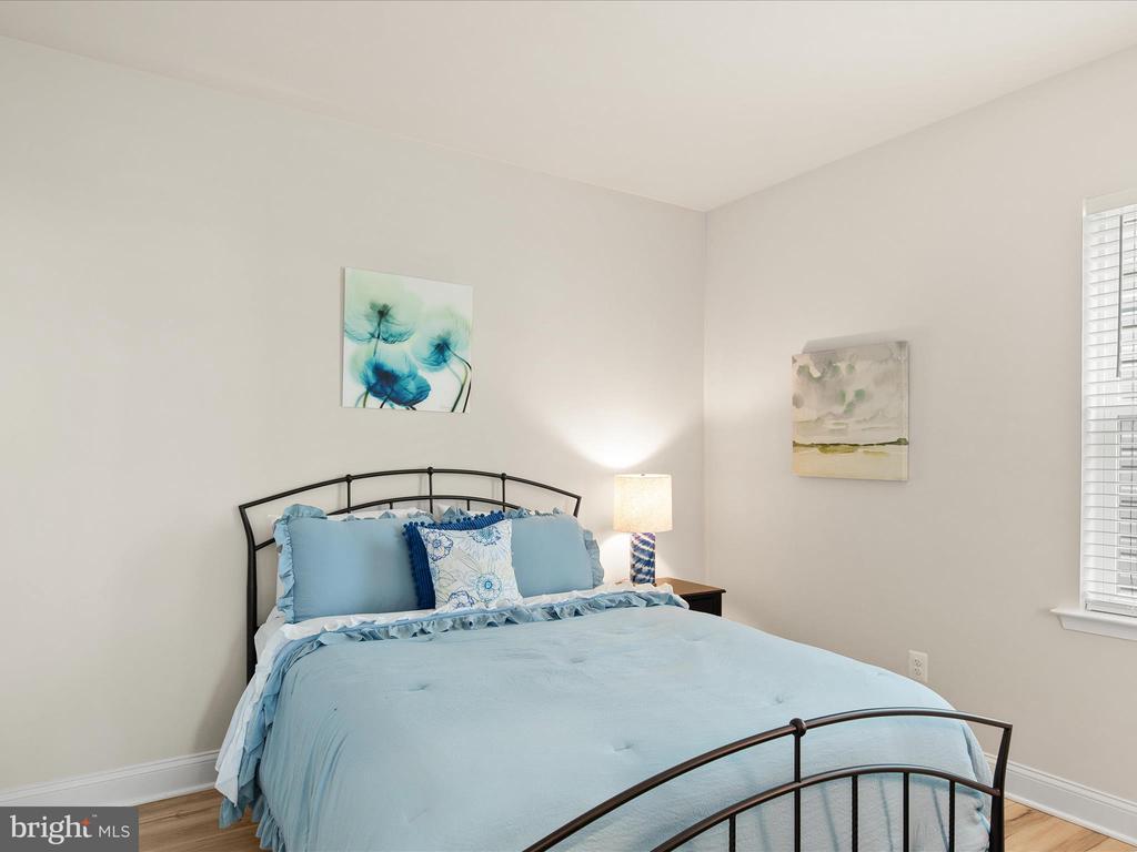 21048 STILLWATER DRIVE SF8