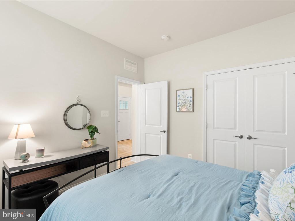 21048 STILLWATER DRIVE SF8