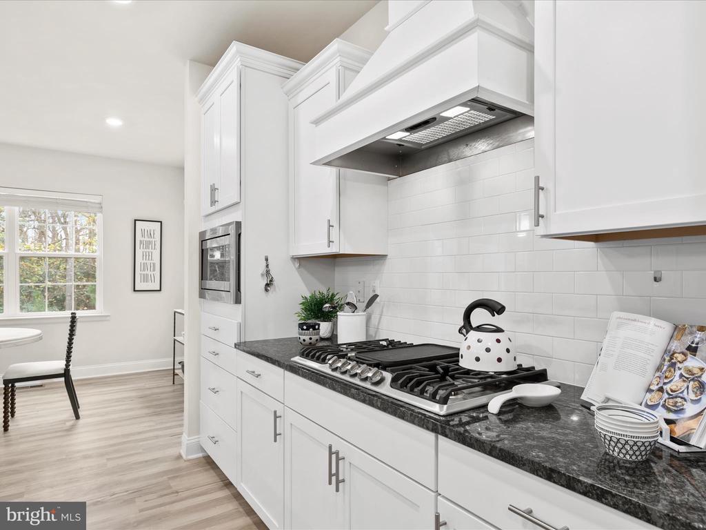 21048 STILLWATER DRIVE SF8