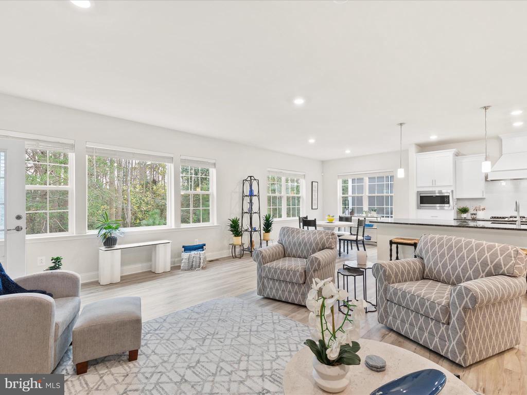21048 STILLWATER DRIVE SF8