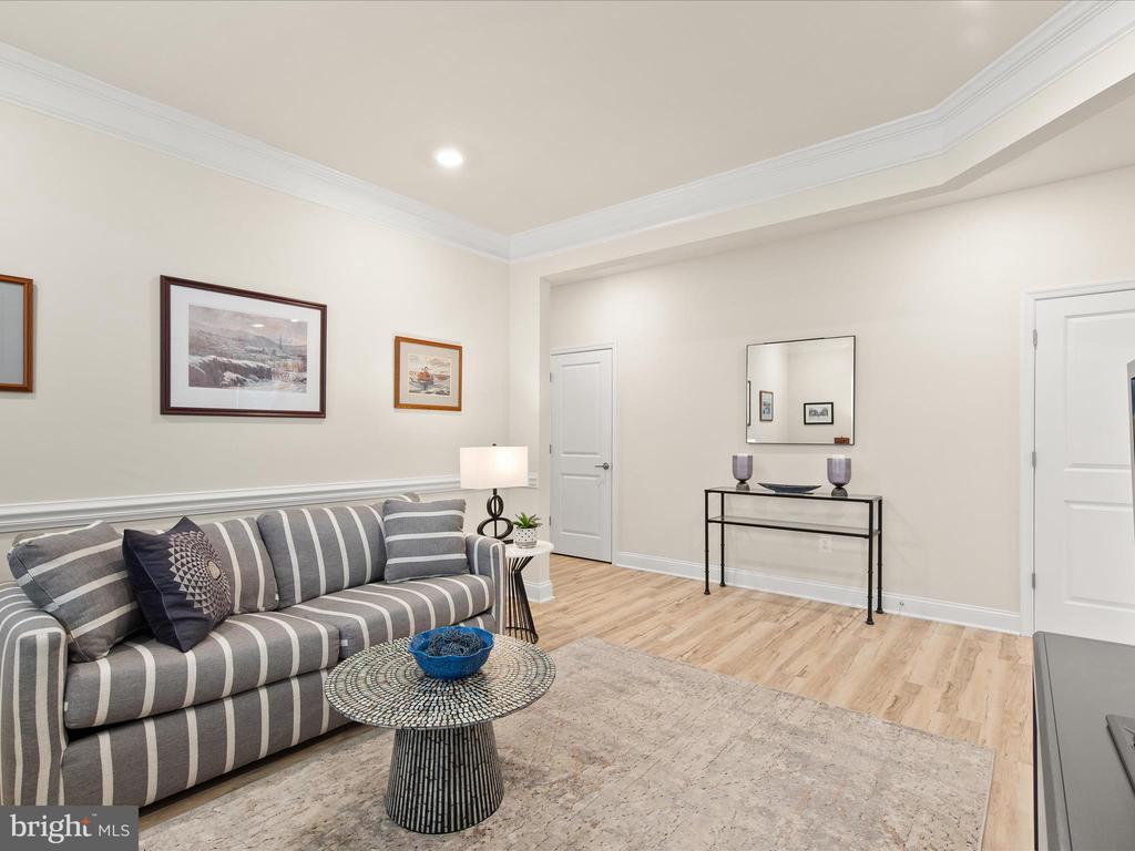 21048 STILLWATER DRIVE SF8