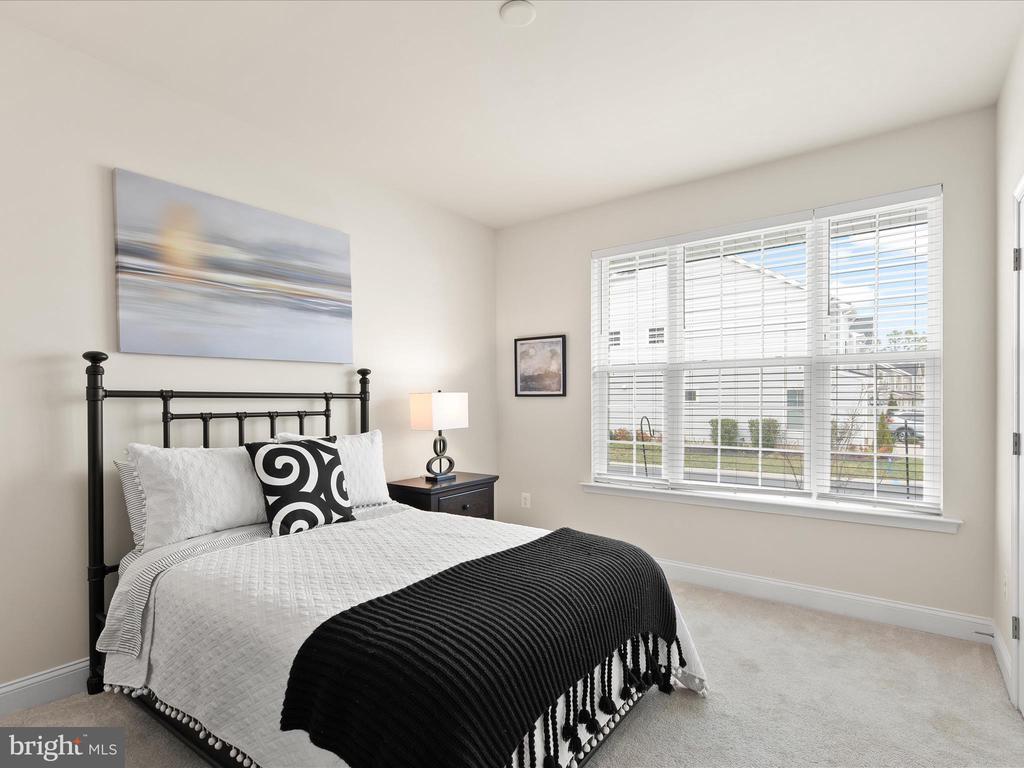 21048 STILLWATER DRIVE SF8