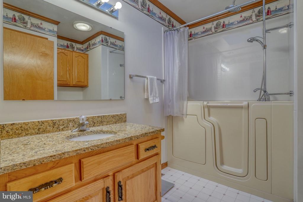 34095 MULBERRY LANE