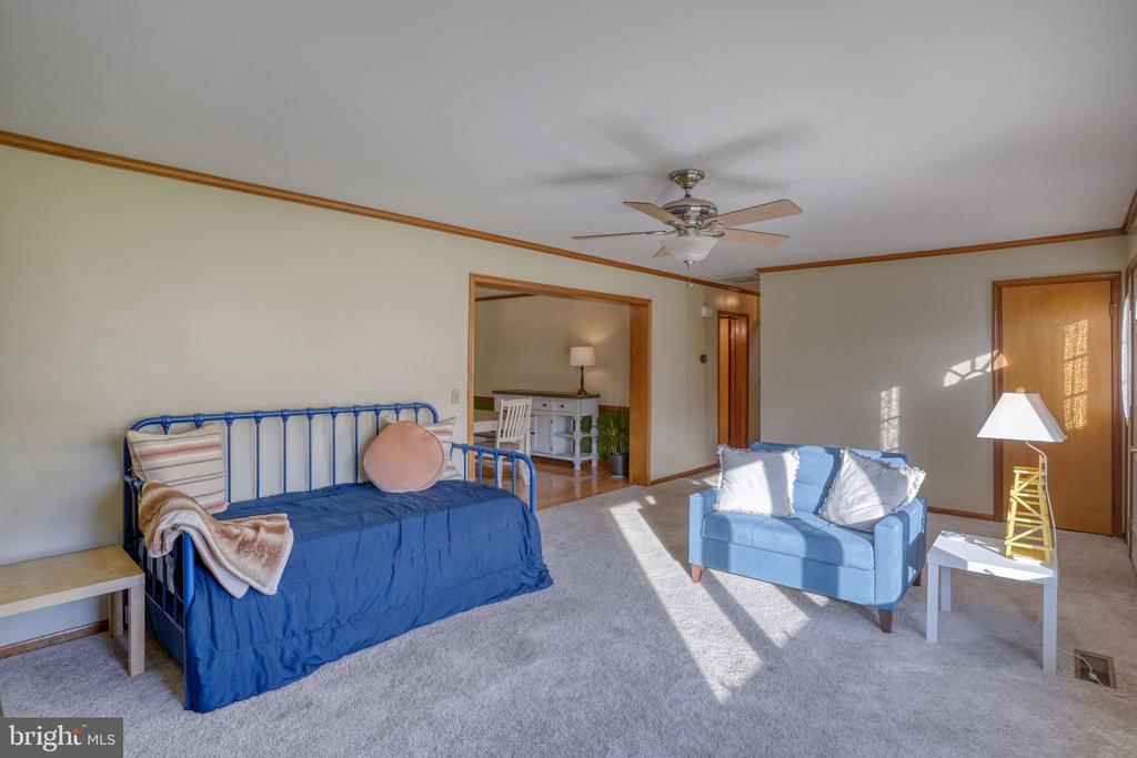 34095 MULBERRY LANE