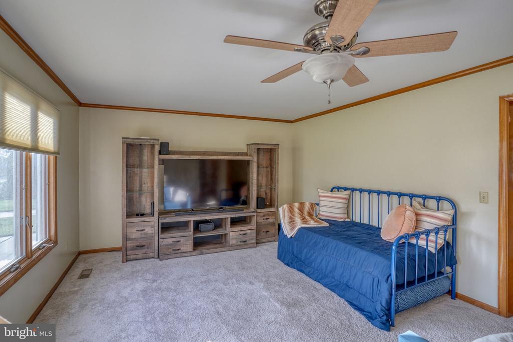 34095 MULBERRY LANE
