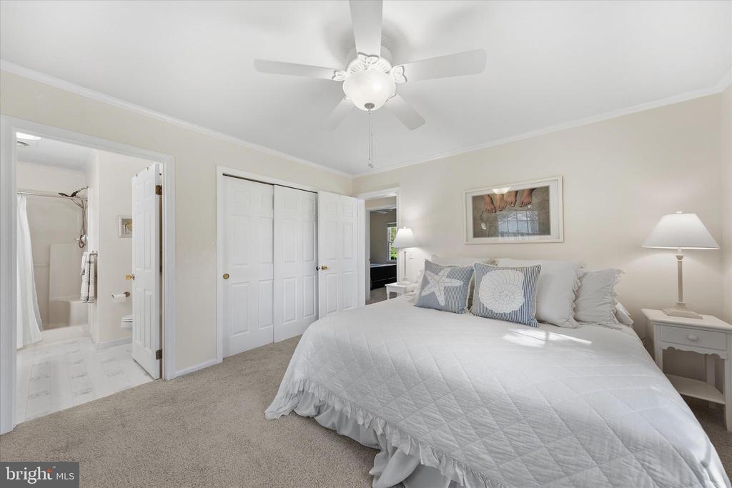 1 OAK VIEW COURT