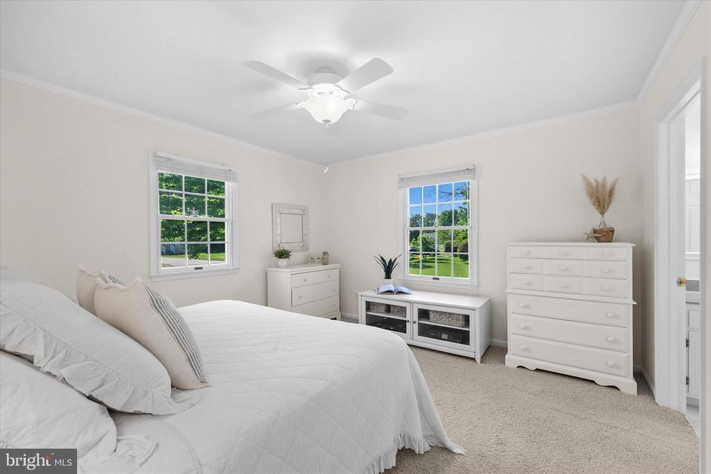 1 OAK VIEW COURT