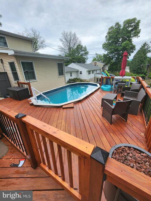 232 WINDING WAY