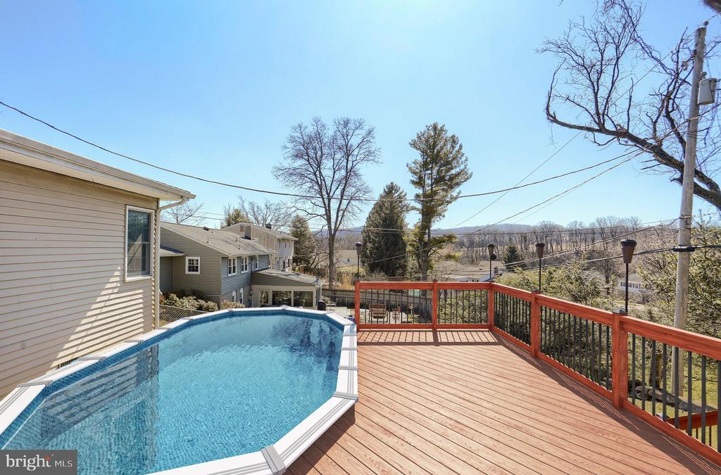 232 WINDING WAY