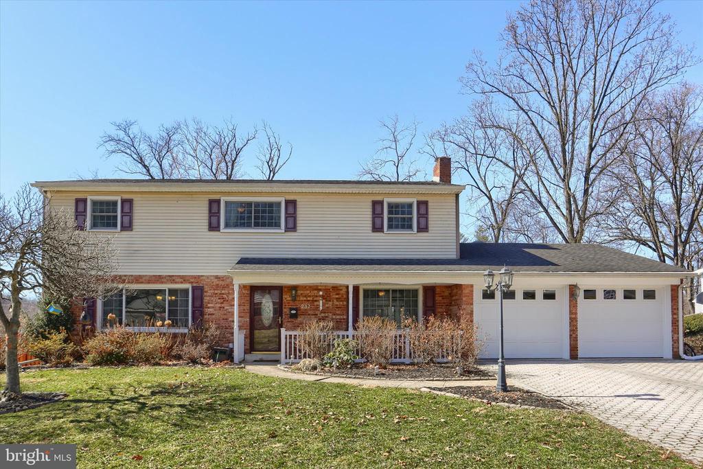 232 WINDING WAY