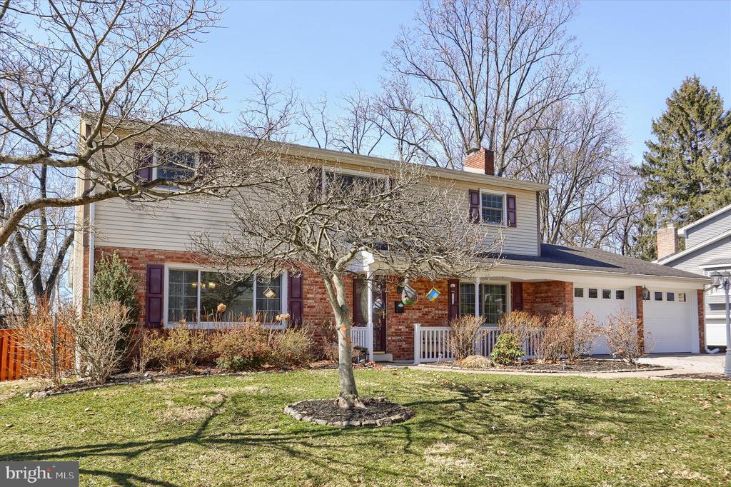 232 WINDING WAY