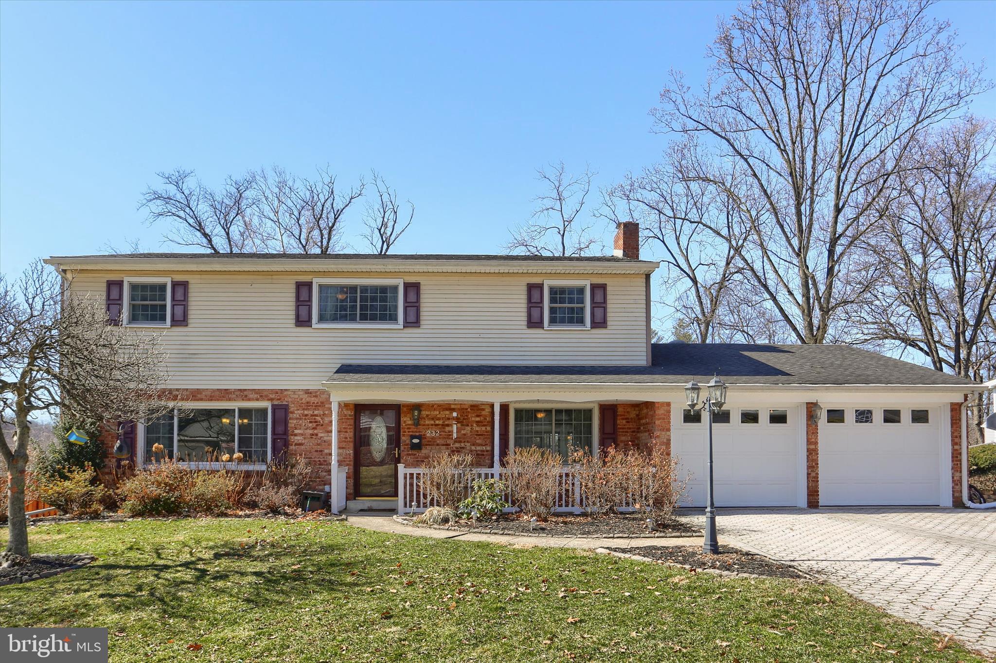 232 WINDING WAY