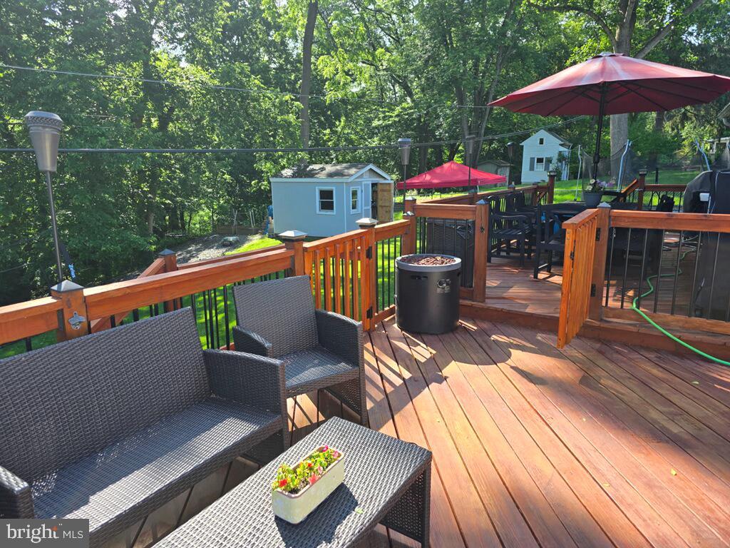 232 WINDING WAY