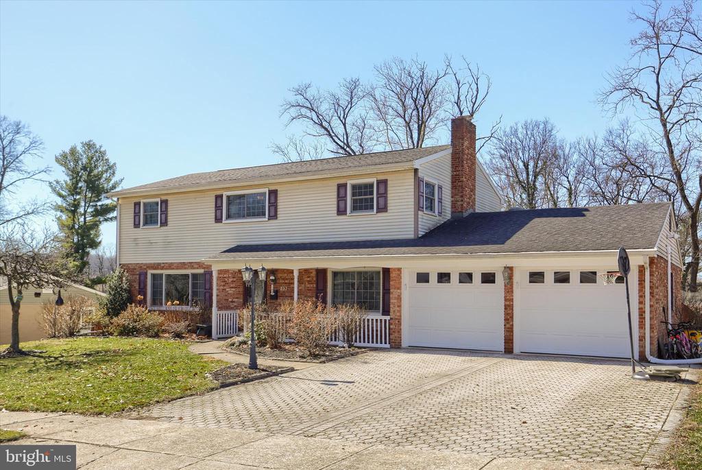 232 WINDING WAY