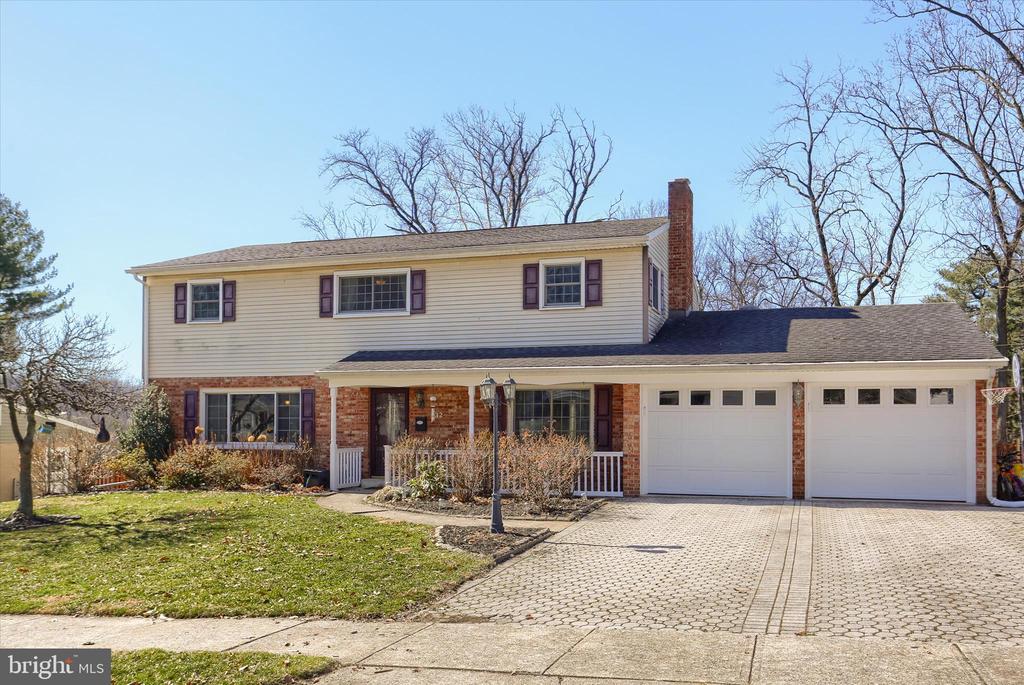 232 WINDING WAY