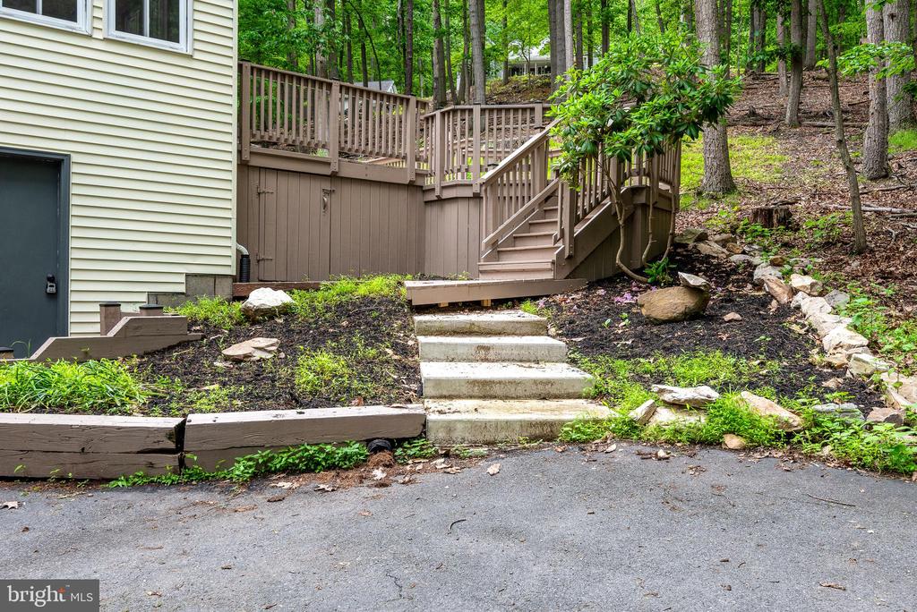 600 ROCKY DRIVE