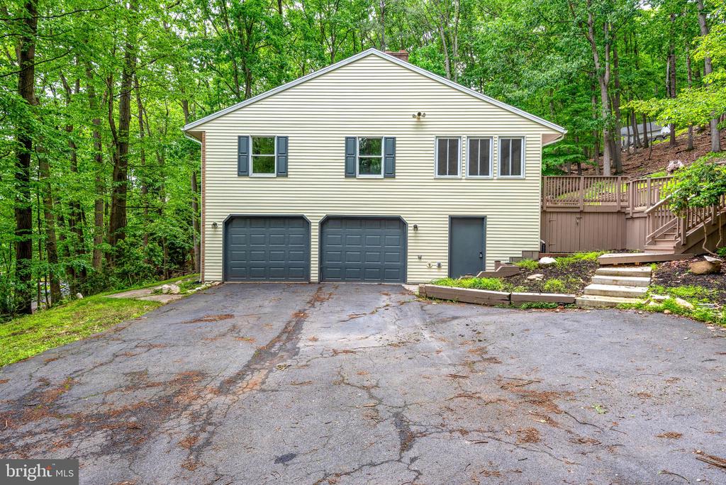 600 ROCKY DRIVE