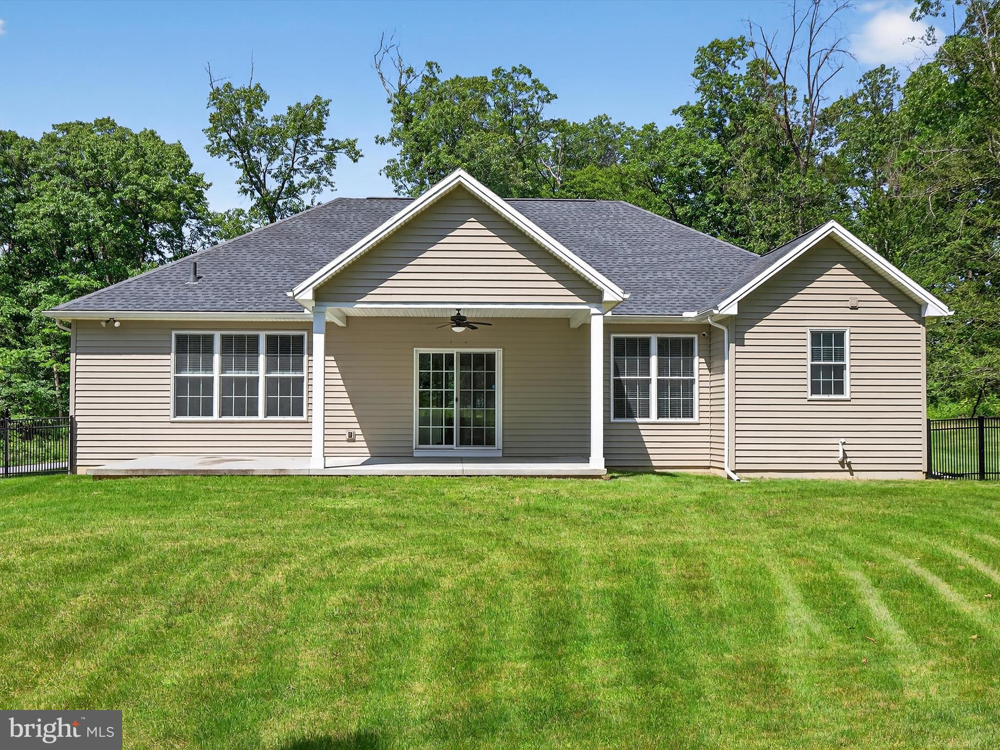 2400 MOCKINGBIRD DRIVE