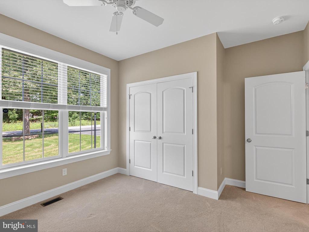 2400 MOCKINGBIRD DRIVE