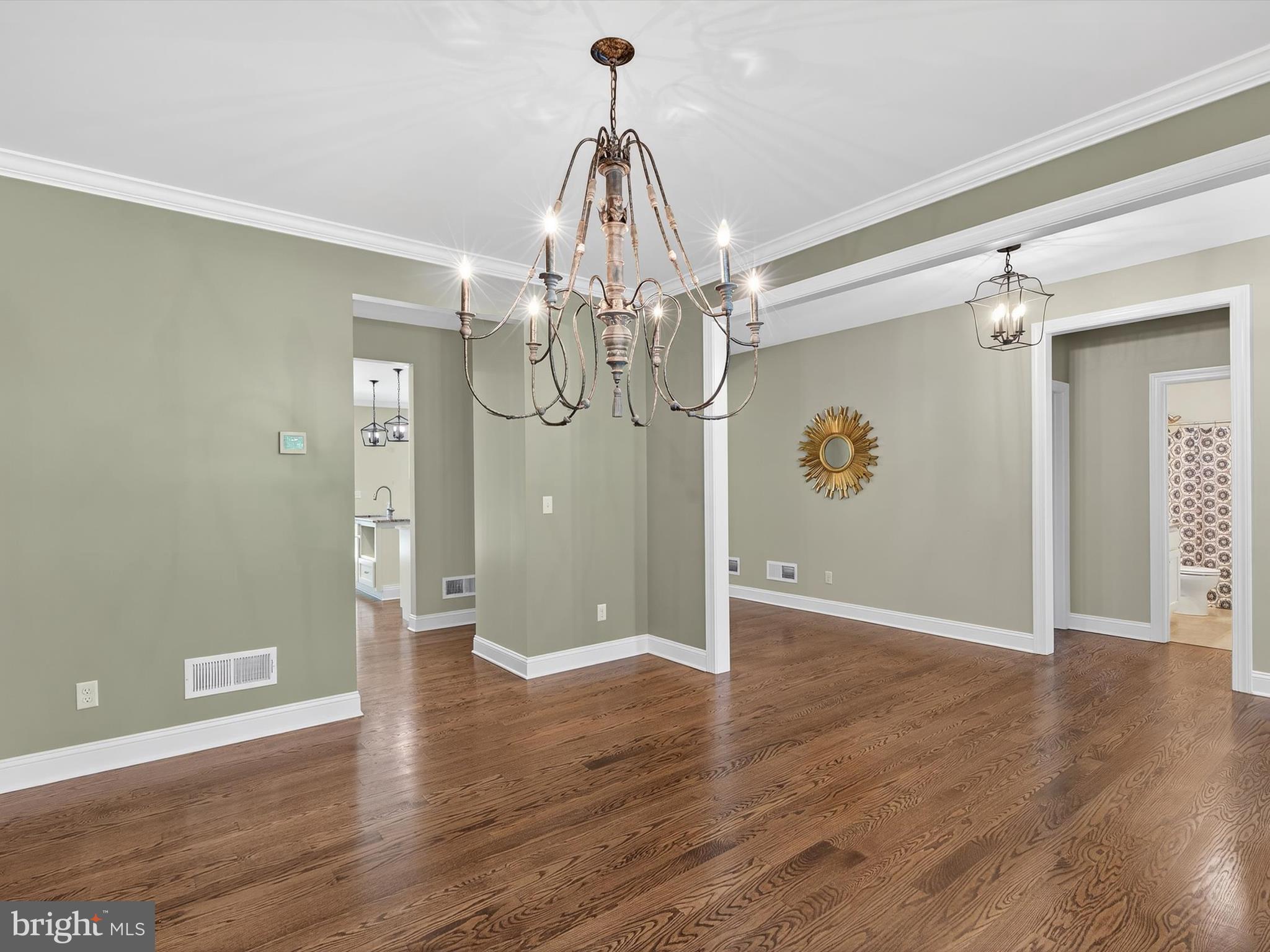 2400 MOCKINGBIRD DRIVE