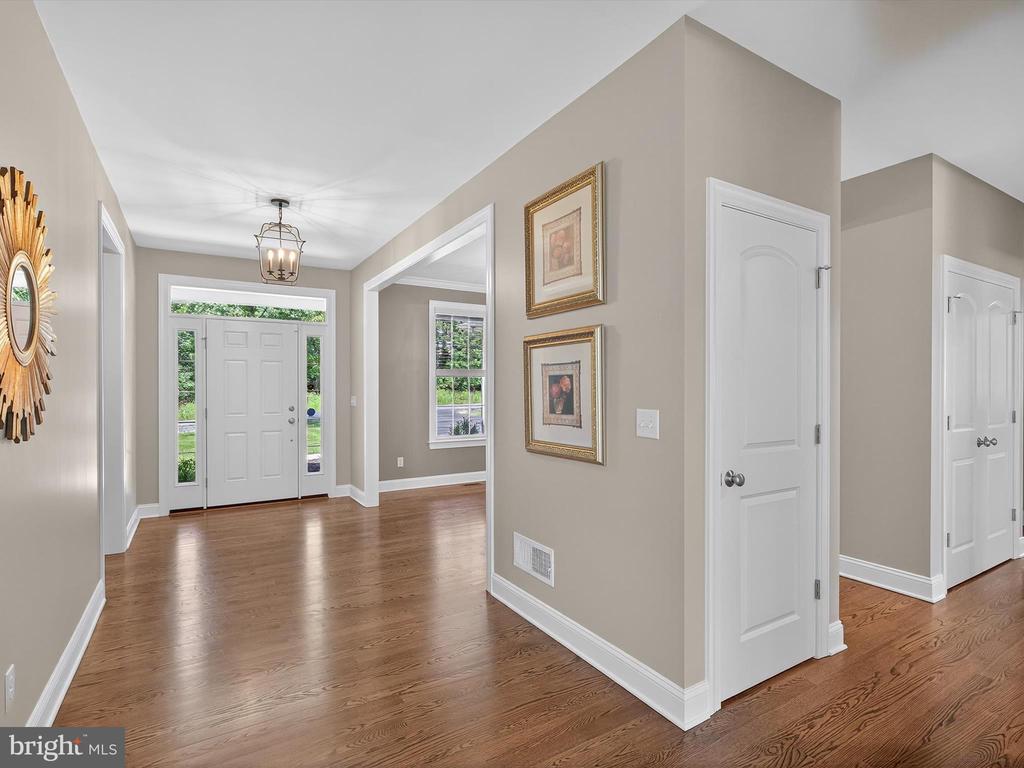 2400 MOCKINGBIRD DRIVE