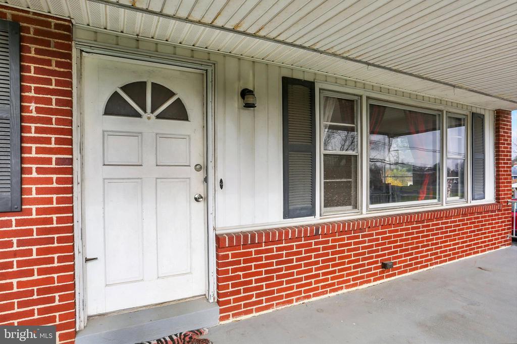 2588 SPRING GARDEN DRIVE
