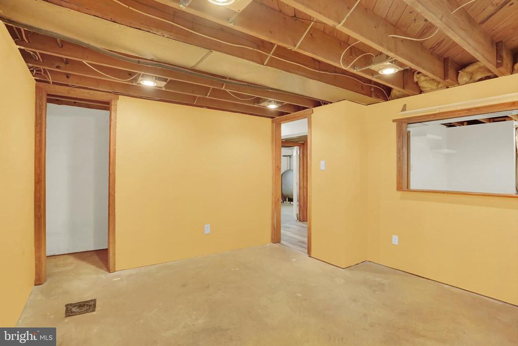 2588 SPRING GARDEN DRIVE