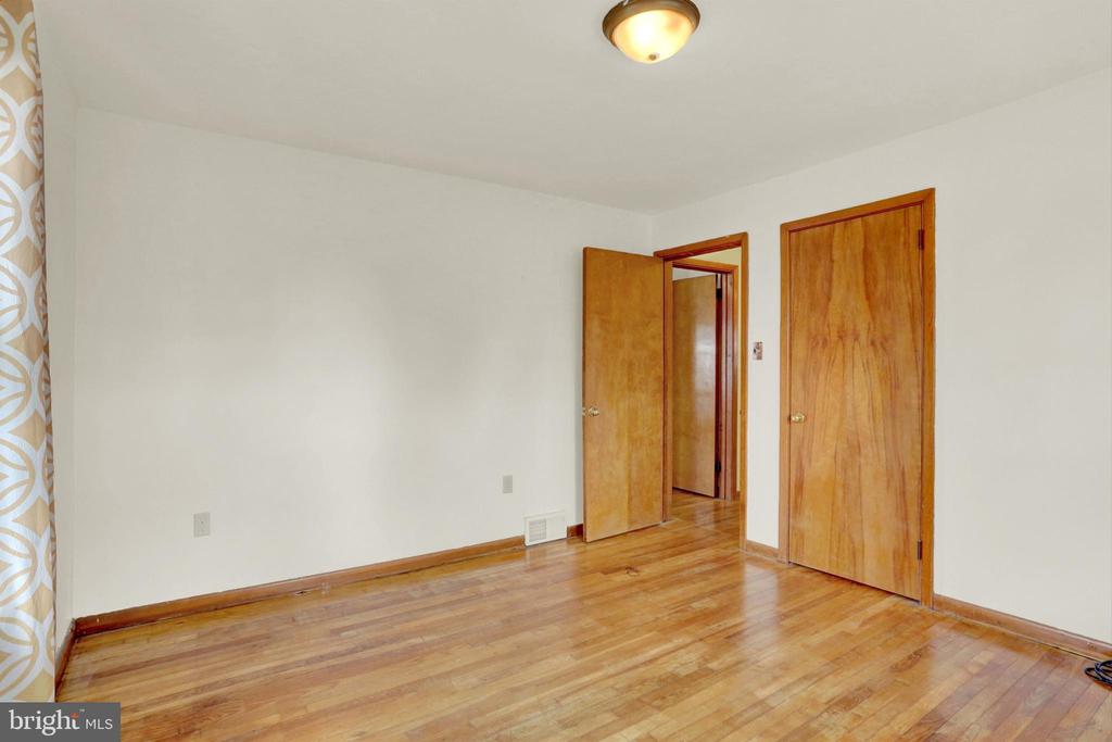 2588 SPRING GARDEN DRIVE