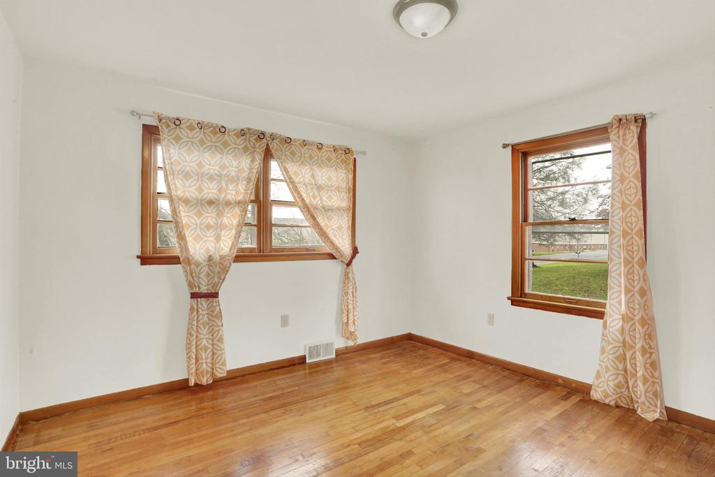 2588 SPRING GARDEN DRIVE