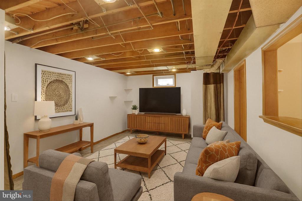 2588 SPRING GARDEN DRIVE